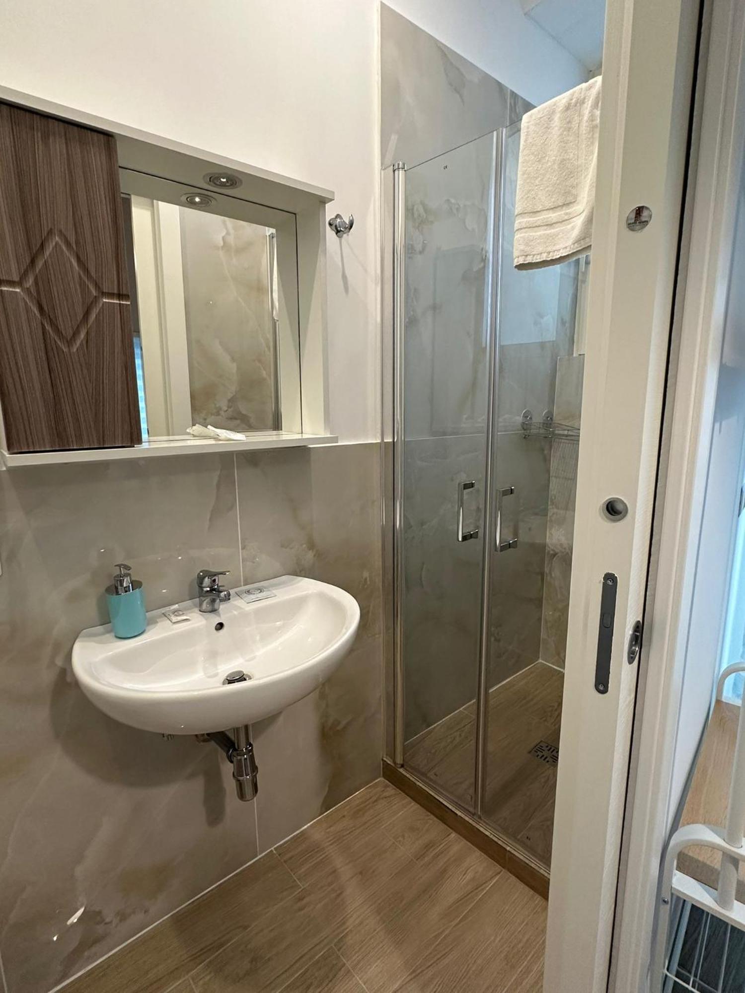 Single Room Private Bathroom